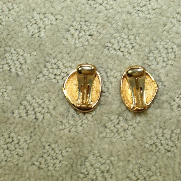 Christian Dior Gold Tone Big Rhinestone Crystal Clip On Earrings - Picture 4 of 4